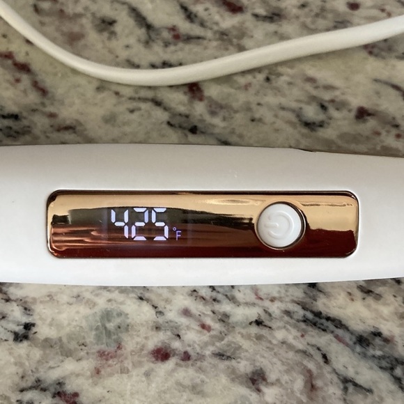 Kristin Ess Soft Wave Titanium Curling Wand, Beachy Waves & Curls 1 1/4" Barrel - Picture 10 of 14